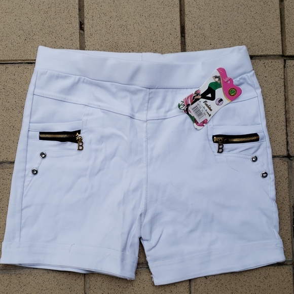 White Stretch Shorts Pants - Tight Fitting Elastic Waist Stretch Shorts NWT